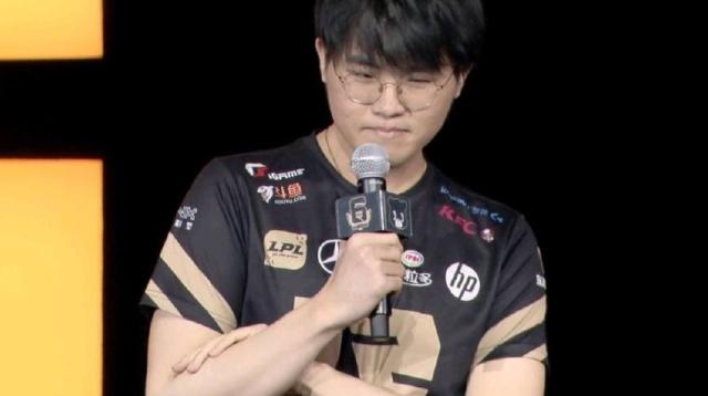 篮球勇士明星球员连场高得分