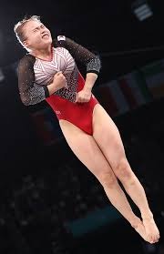 他已经41了，已经走下坡路了 詹姆斯：我已经处于下山路，即便使用率低，依然能够保持高效 根据数据统计，詹姆斯年满41岁以来，场均24.7分6.7篮板6.7助攻，真实命中率63.5%